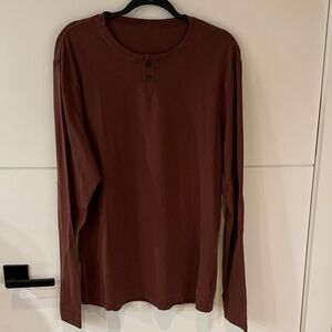 Vuori Men's Rust/Brown Long Sleeve Henley